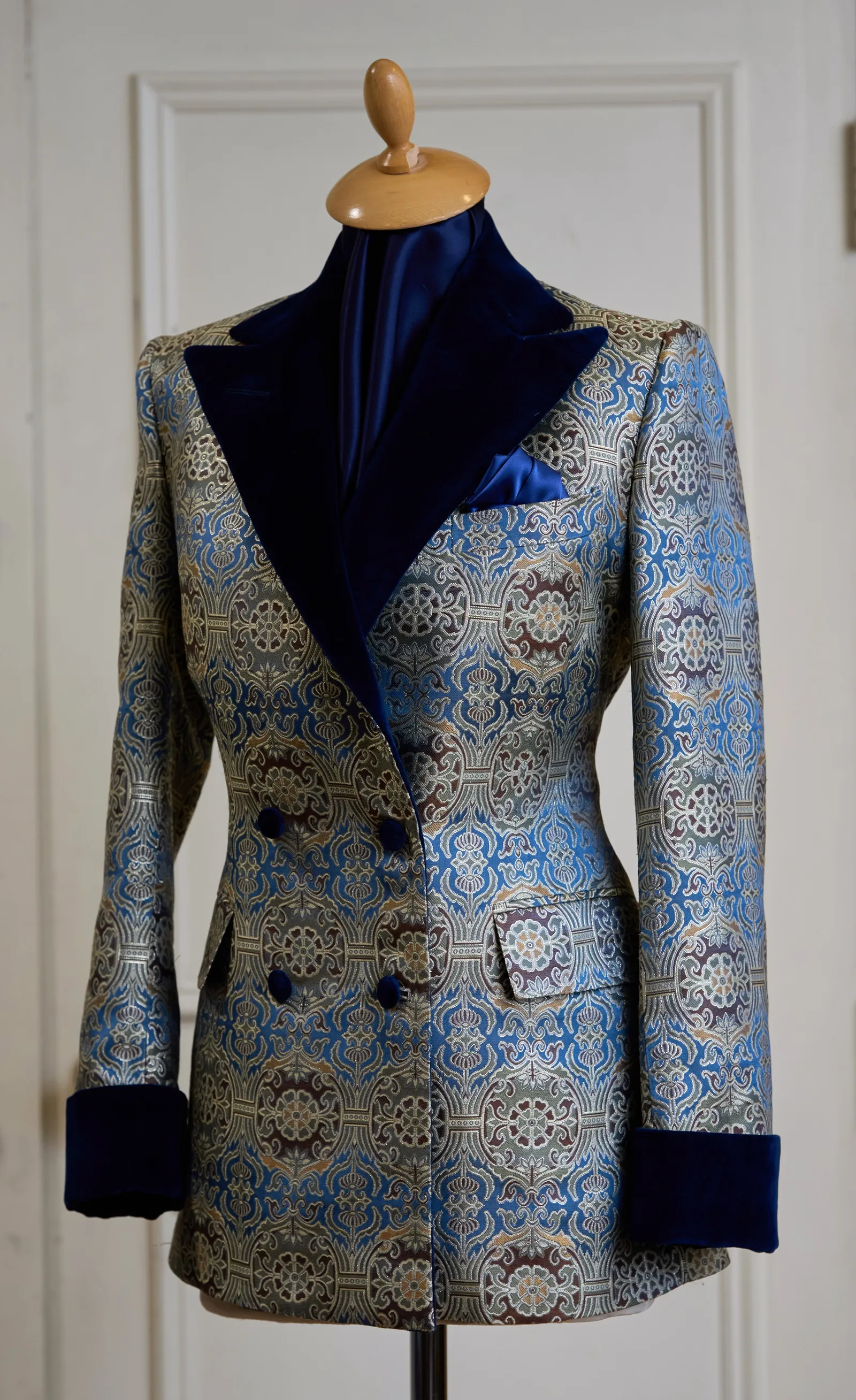 Alternate full view of the blue-gold Song-brocade smoking jacket.